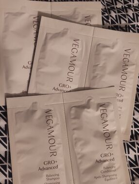 5 For $25 Vegamour GRO+ Advanced Balancing Conditioner & Shampoo Sachets - Beige